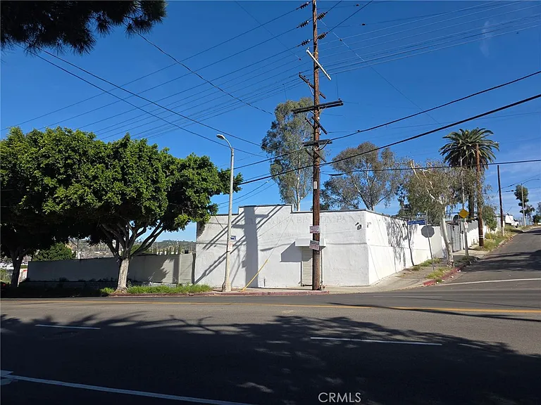 1203 E Cesar E Chavez Ave — Photo 4