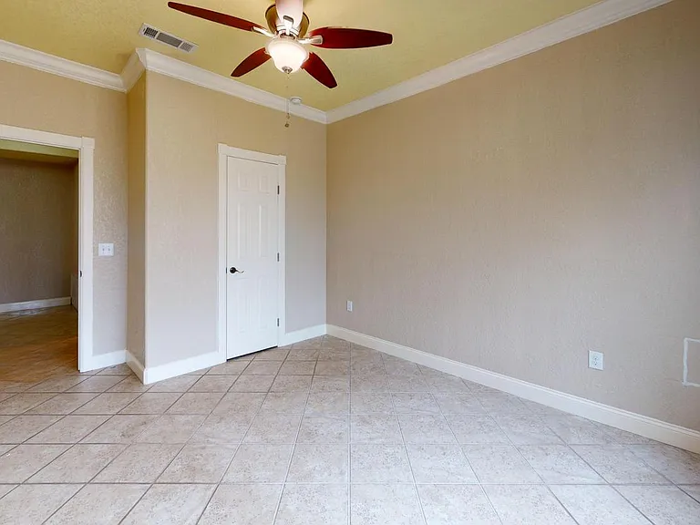 7559 Glen Mont Dr — Photo 12