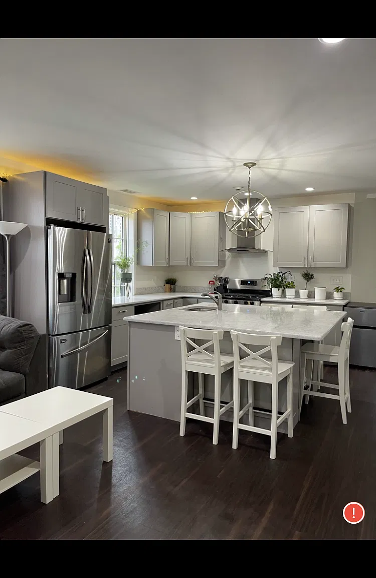 5 bed, 1700 sqft, $6,450 — Photo 1