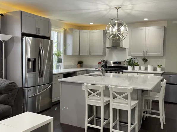 21 Planet St APT 2, Providence, RI 02903