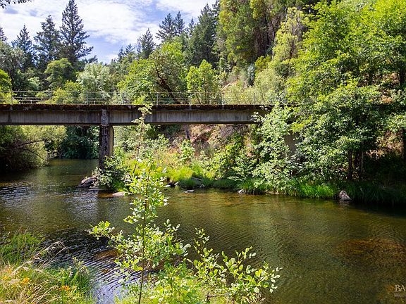 3rd image of 48600 Highway 101 Highway