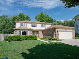 1626 Nightengale Cir, Lindenhurst, IL 60046