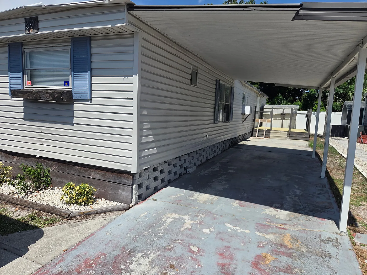 3 bed, 932 sqft, $1,800 — Photo 2