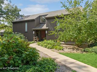 279 Rolling Wood Ln APT D, Lake Barrington, IL 60010