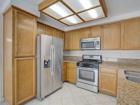 5th image of 5919 Pebble Creek Dr