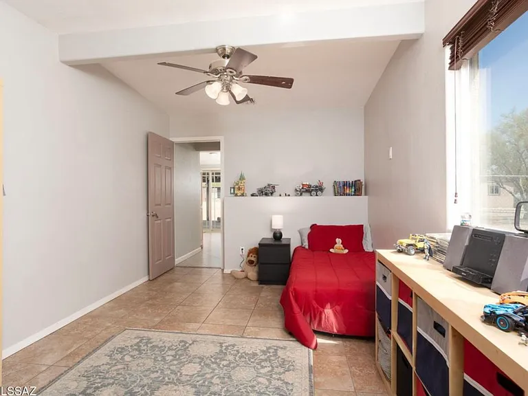 8822 N Marathon Dr — Photo 4