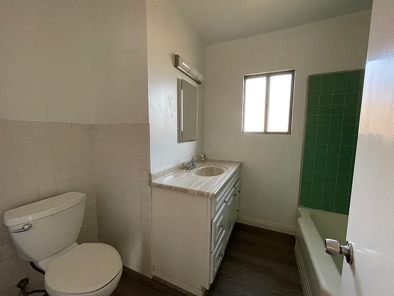 212 N Pasadena Ave #212 — Photo 11