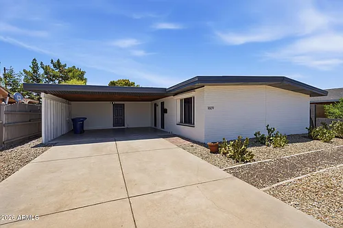 1609 E Gaylon Dr Photo 1
