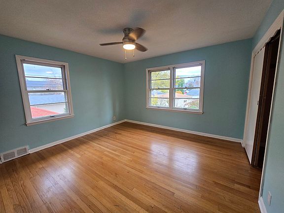 3rd image of 4338-40 N Sheffield Ave
