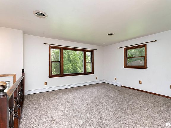 5th image of 149 Central Park Ave