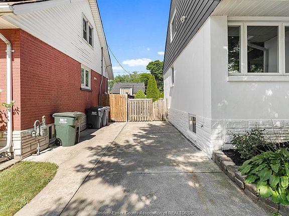 5th image of 1574 Arthur Rd
