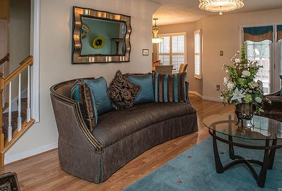 4th image of 912 Wheelwood Way
