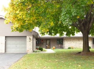 73 Spencer Village Ct, Appleton, WI 54914