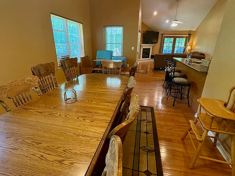 1219 Chipmunk Ln — Photo 6