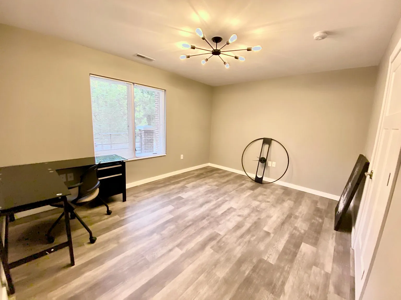 2 bed, 1.5 bath, 1800 sqft, $2,350 — Photo 4
