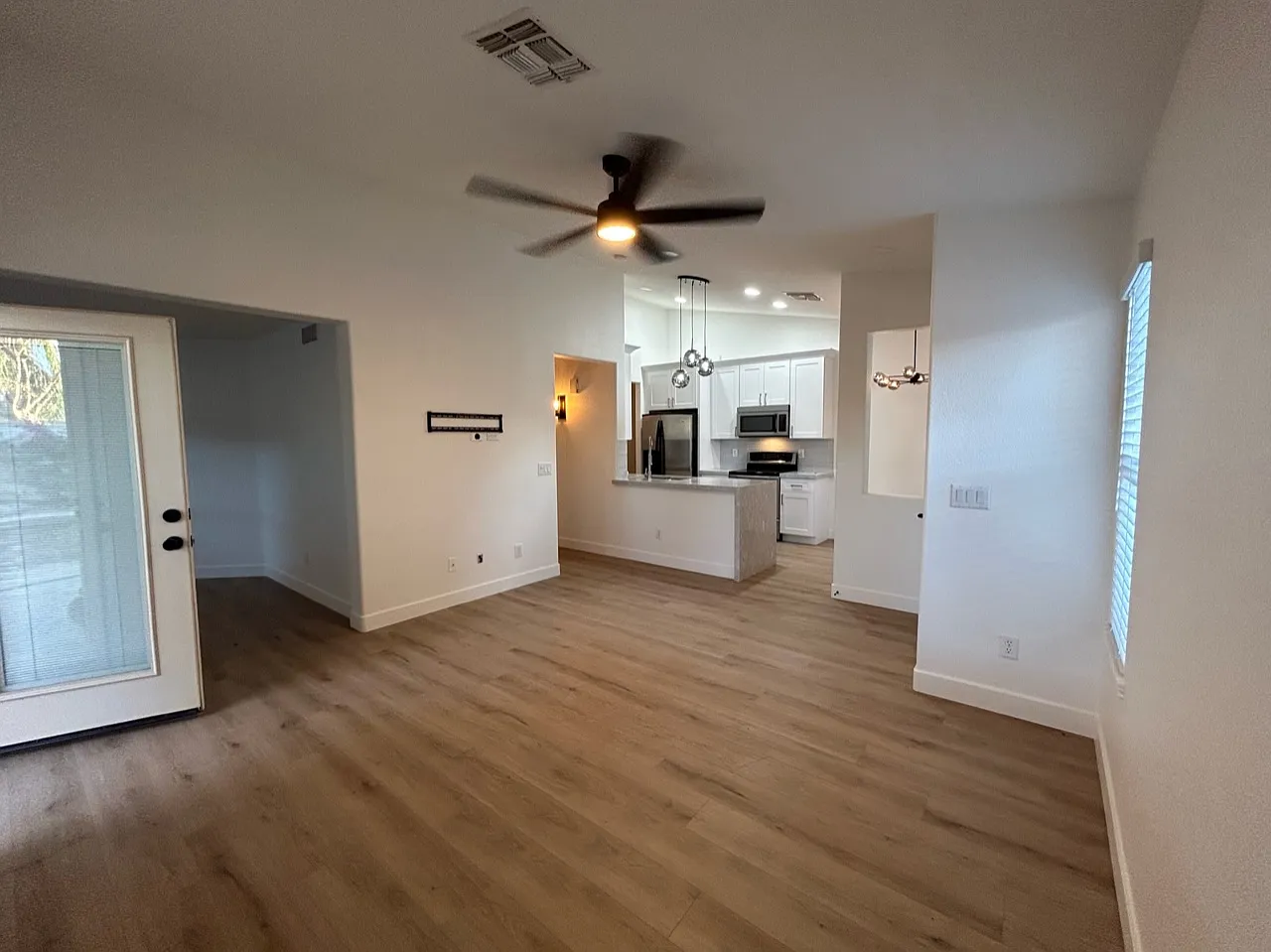 3 bed, 1309 sqft, $2,400 — Photo 3