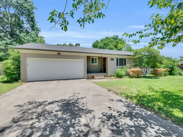 221 Monticello Dr, Waxahachie, TX 75165