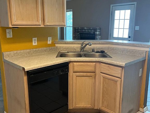 5th image of 7449 Umbria Dr