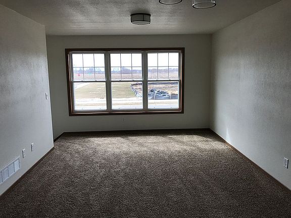 3rd image of 2100 Nelson St