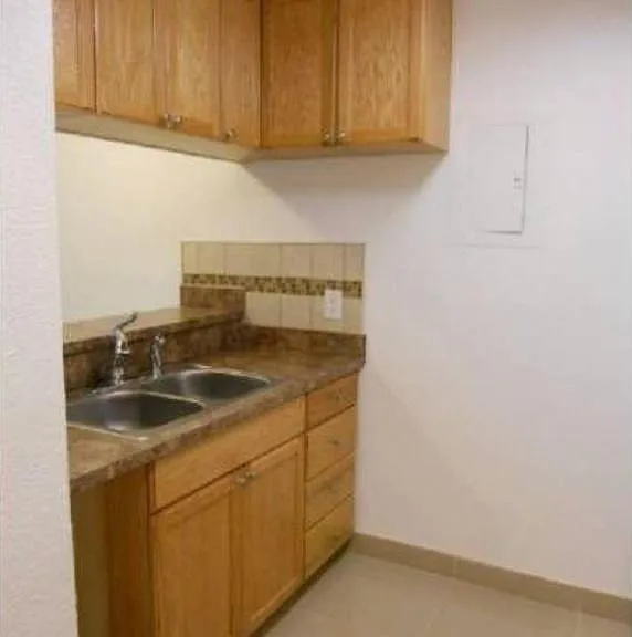 3618 W Pearl Ave — Photo 4