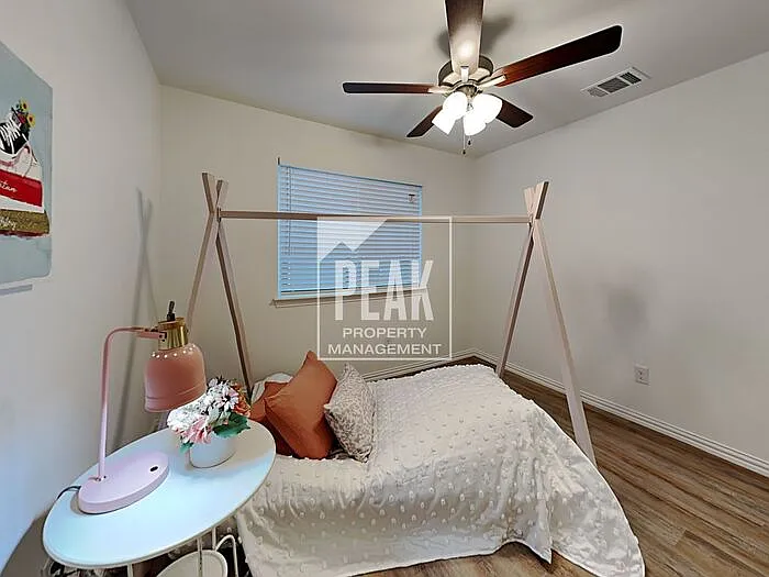 404 Briarwood Ln — Photo 12