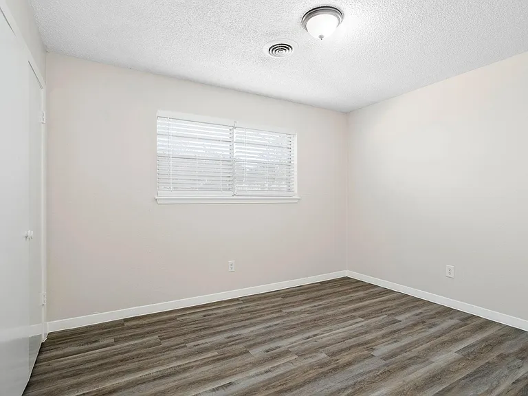 118 Johnson St #B — Photo 11