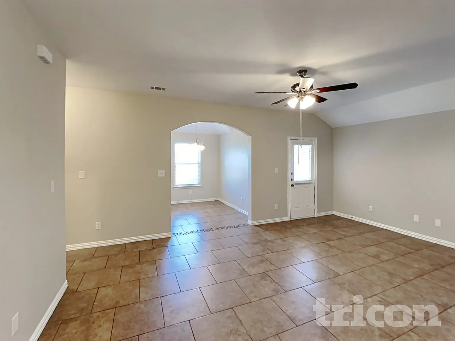 12409 Hunters Mill Trail Burleson TX — Photo 2