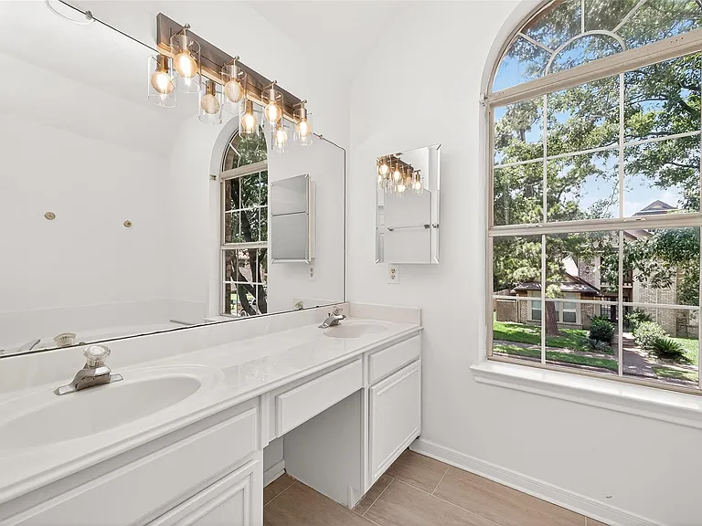 4719 Cashel Cir #B — Photo 16