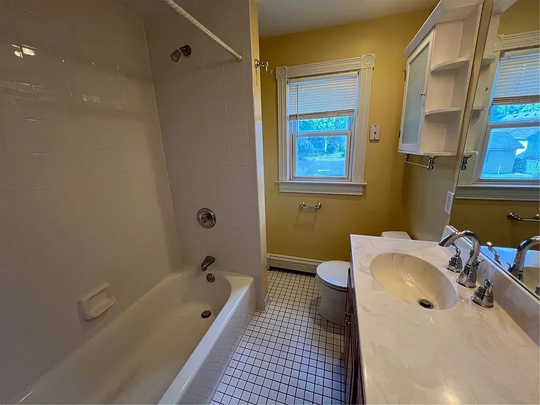 1698 Mount Hope Ave — Photo 6