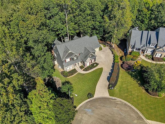 2nd image of 208 N Ridge View Ct