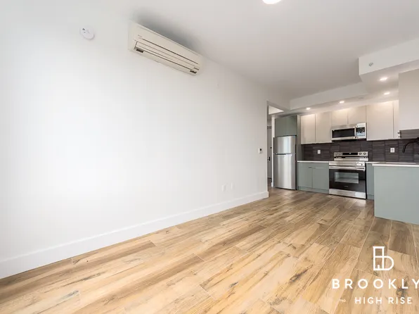 2258 Fulton Street image 2 of 20