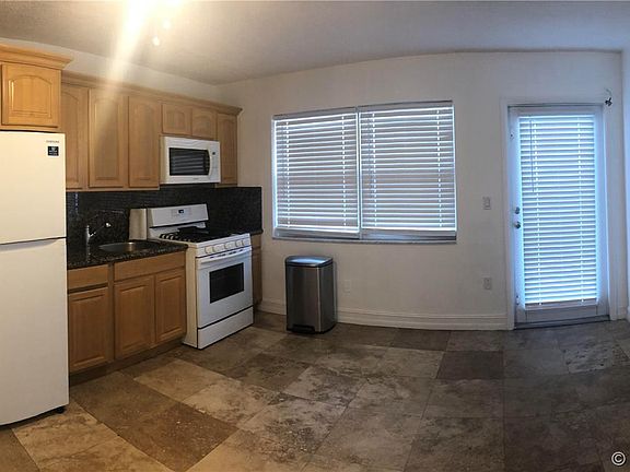 4th image of 524 Washington Ave APT 309
