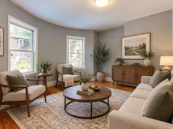 19 Chilcott Pl APT 1, Boston, MA 02130