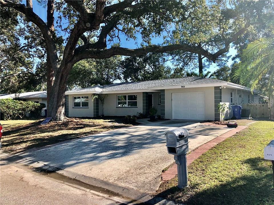 1st image of 969 Lake Dr