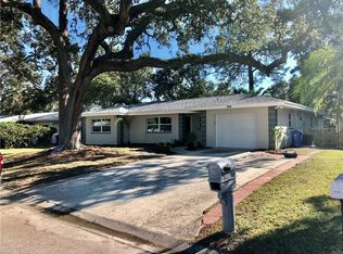 969 Lake Dr, Dunedin, FL 34698