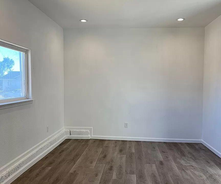 1st image of 6660 Stoneman Dr #2