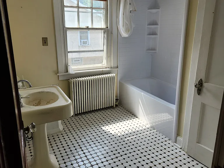 1142 E Matsonford Rd — Photo 19