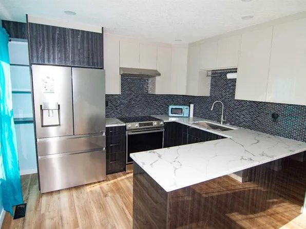 100 E Pennsylvania Rd SE #6, Calgary, AB T2A 4Y8