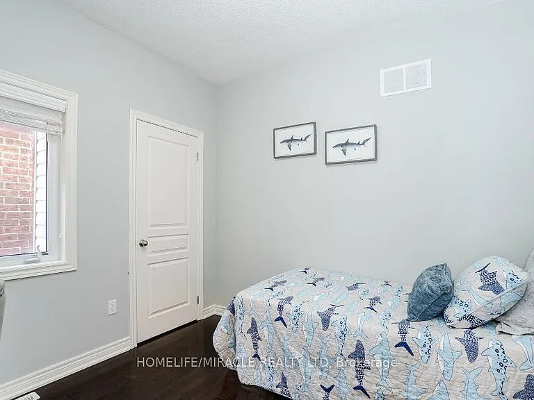 9 Humberstone Cres — Photo 18