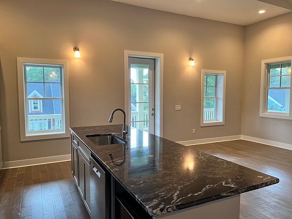 3rd image of 209 Goethe Rd APT 3