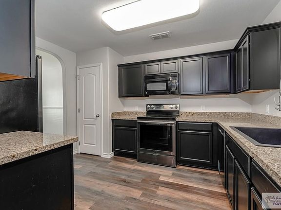 4th image of 421 La Vaca Dr S