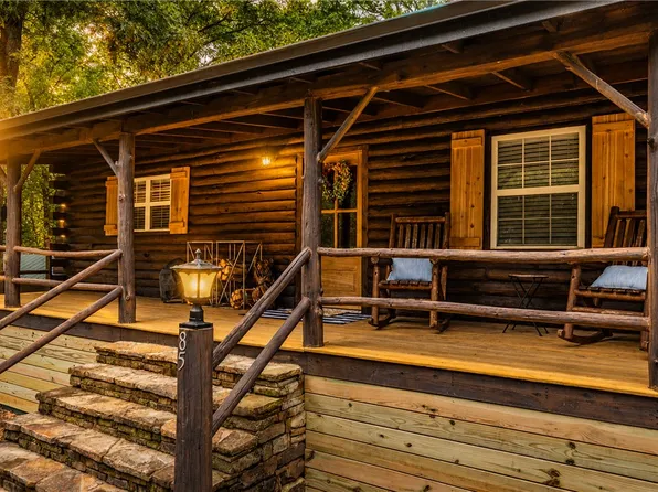 85 County Road 154, Eureka Springs, AR 72632