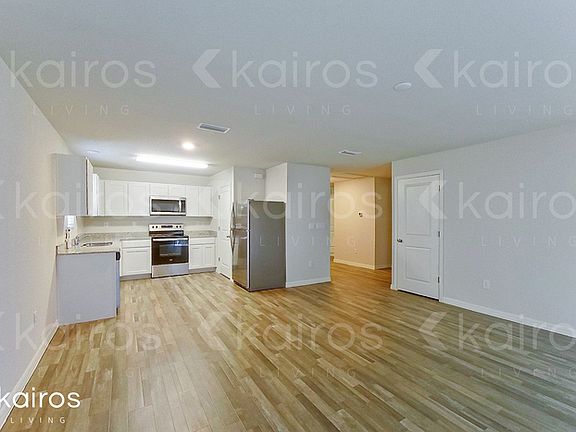 3rd image of 1247 Huntington St