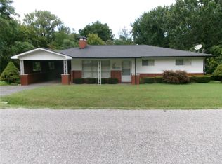 9761 N Holy Cross Rd, Fairview Heights, IL 62208