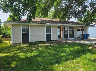 326 E Dryden St, Odessa, MO 64076