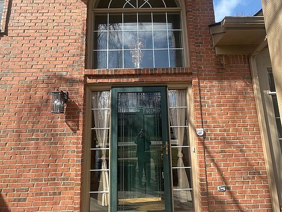 5th image of 855 Chelsea Rd