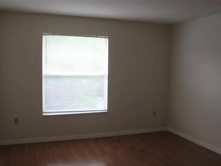 215 Owenshire Cir — Photo 15