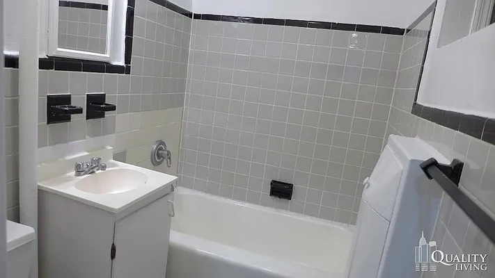 Rented by (Legacy) NY Quality Living Uptown | media 9