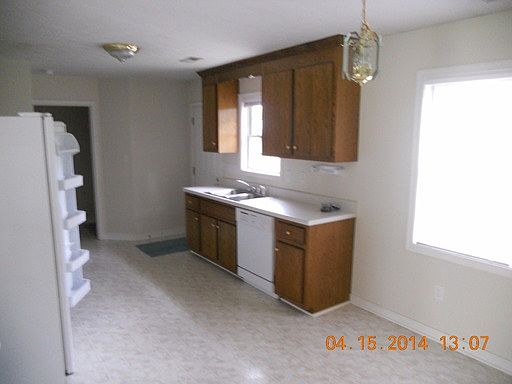 3rd image of 17 Knight Dr