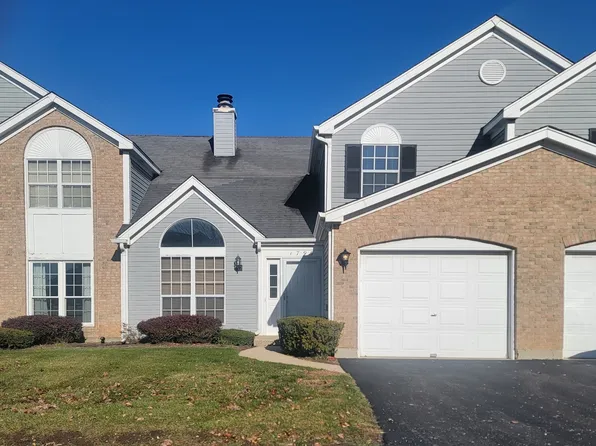 1795 Newport Ct, Gurnee, IL 60031